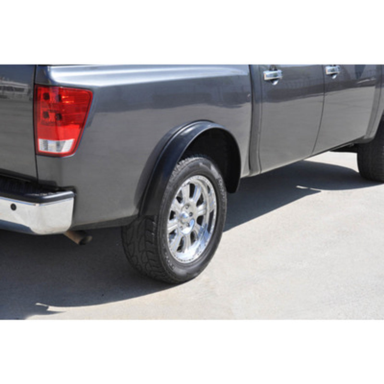 Pacer Flexy Flares Universal Fit Heavy Duty (lifestyle)