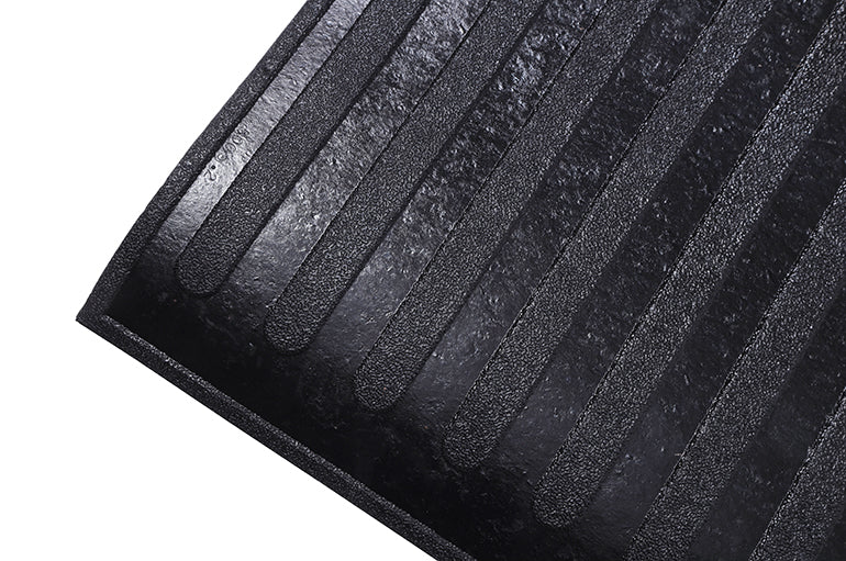 Dee Zee Utility Mat Universal (detail)