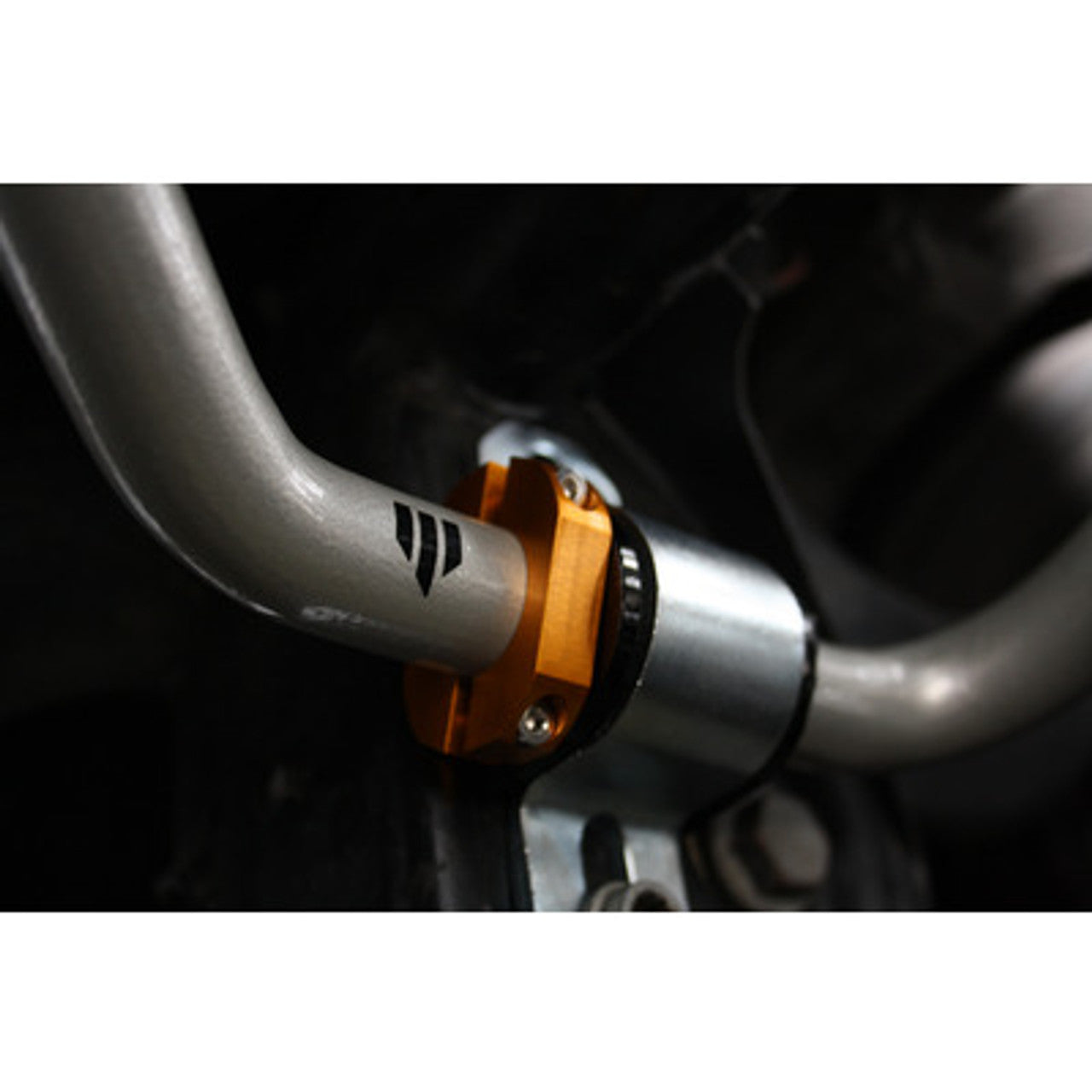 Whiteline Sway Bar Lateral Lock (lifestyle)