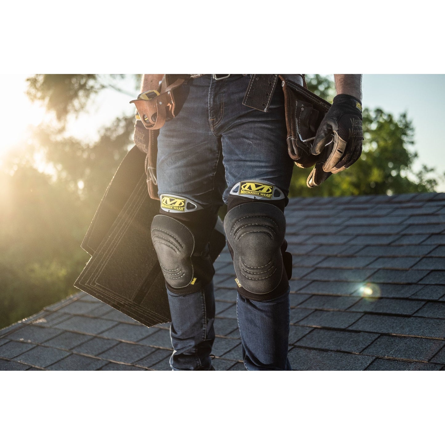 Mechanix Wear 700 Knee Pads (lifestyle)
